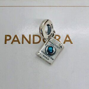 ✨🔥Pandora Openable Passport Dangle Charm
